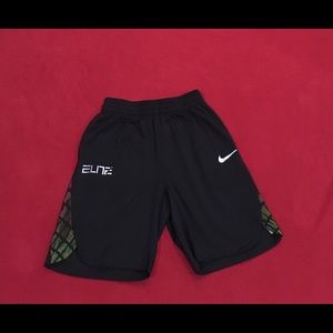 Boys Nike Elite Shorts size M